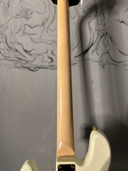 SQUIER 40TH ANNIVERSARY JAZZ BASS®