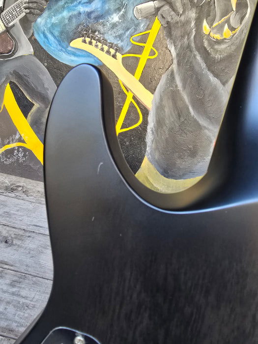 Schecter C-1 Platinum con pastillas EMG (USADO)