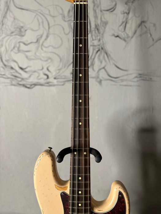 Fender Flea Jazz Bass Rosewood Roadworn Shell Pink