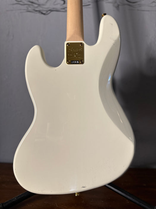 SQUIER 40TH ANNIVERSARY JAZZ BASS®