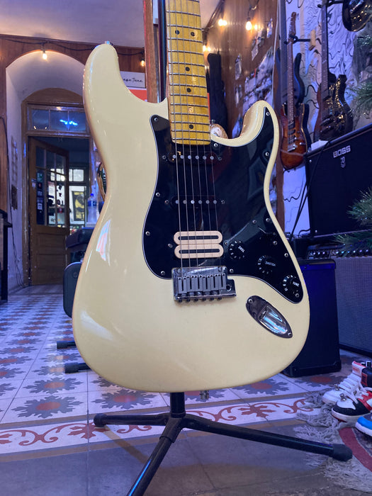 Fender Strat USA crema USADA