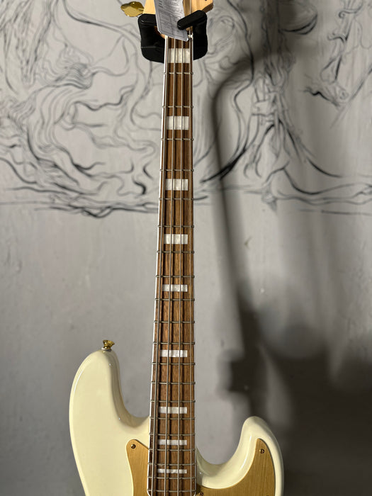 SQUIER 40TH ANNIVERSARY JAZZ BASS®