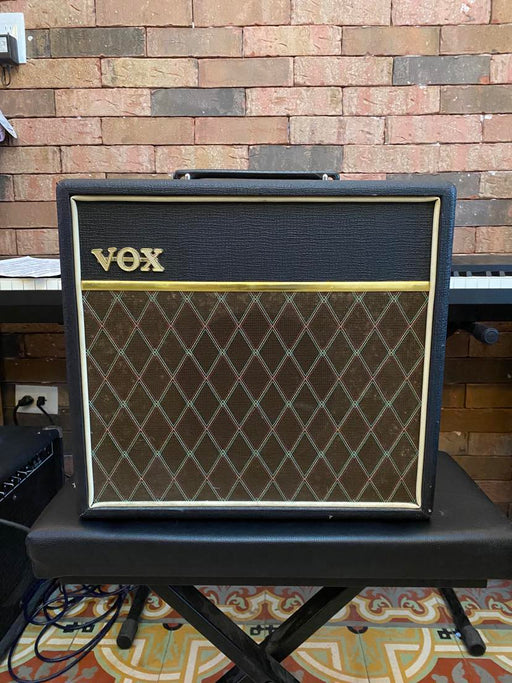 Amplificador Vox Pathfinder 15R (USADO)