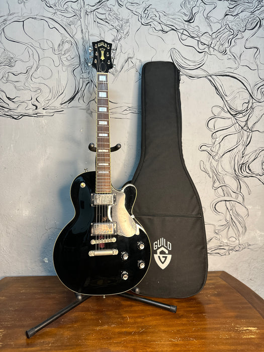 Guild Bluesbird LP negra USADA