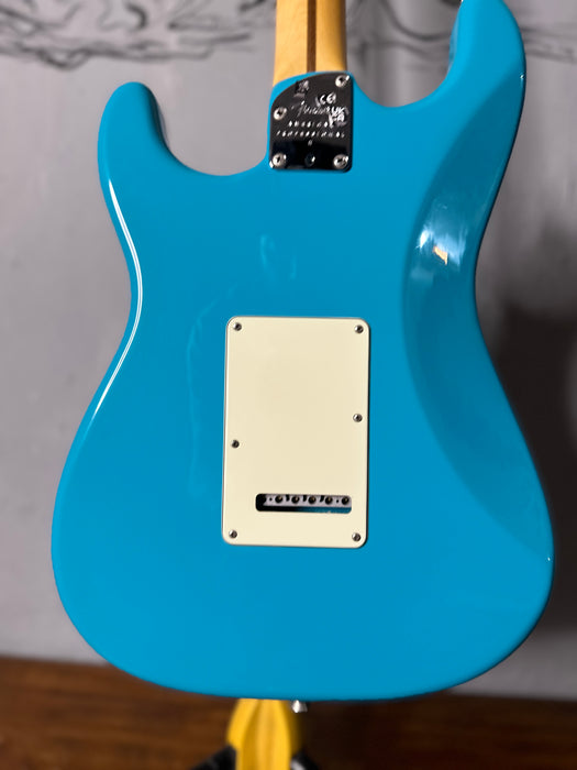 Fender American Profesional II Stratocaster Miami Blue