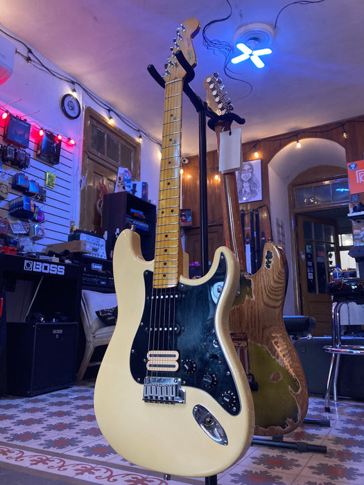 Fender Strat USA crema USADA