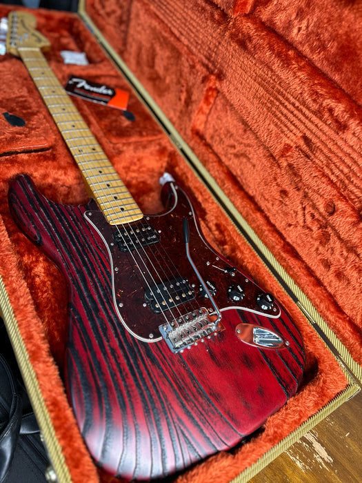 Fender Limited Edition Sandblasted Ash Stratocaster 2014- Crimson Red Transparent