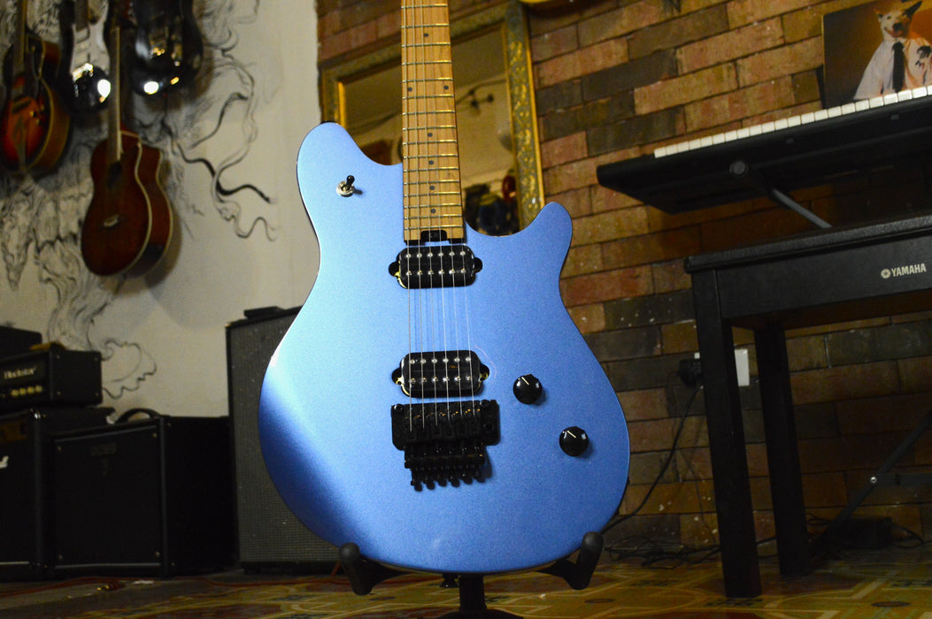 EVH Wolfgang Standard, Baked Maple Fingerboard - Pelham Blue