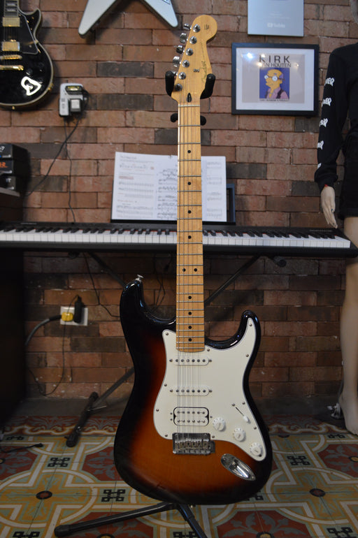 Fender Stratocaster 3 tone sunburst Player Series HSS USADO