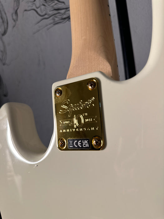 SQUIER 40TH ANNIVERSARY JAZZ BASS®