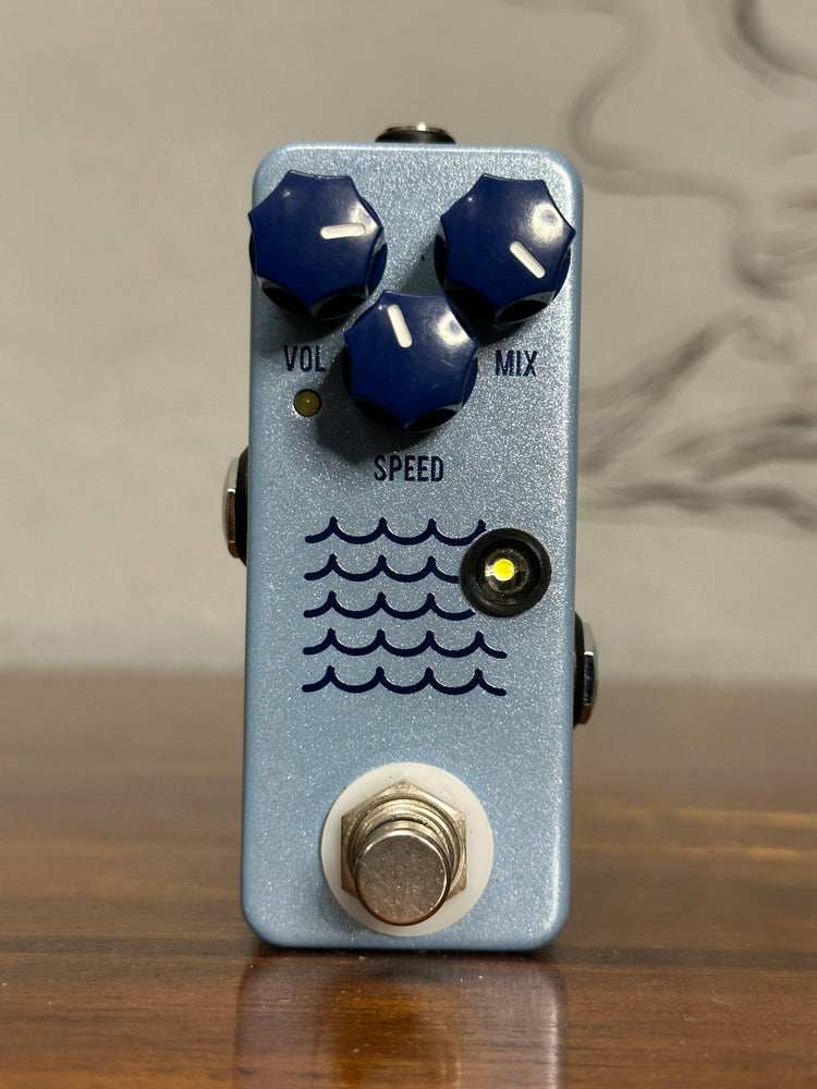 JHS Tremolo Tidewater USADO