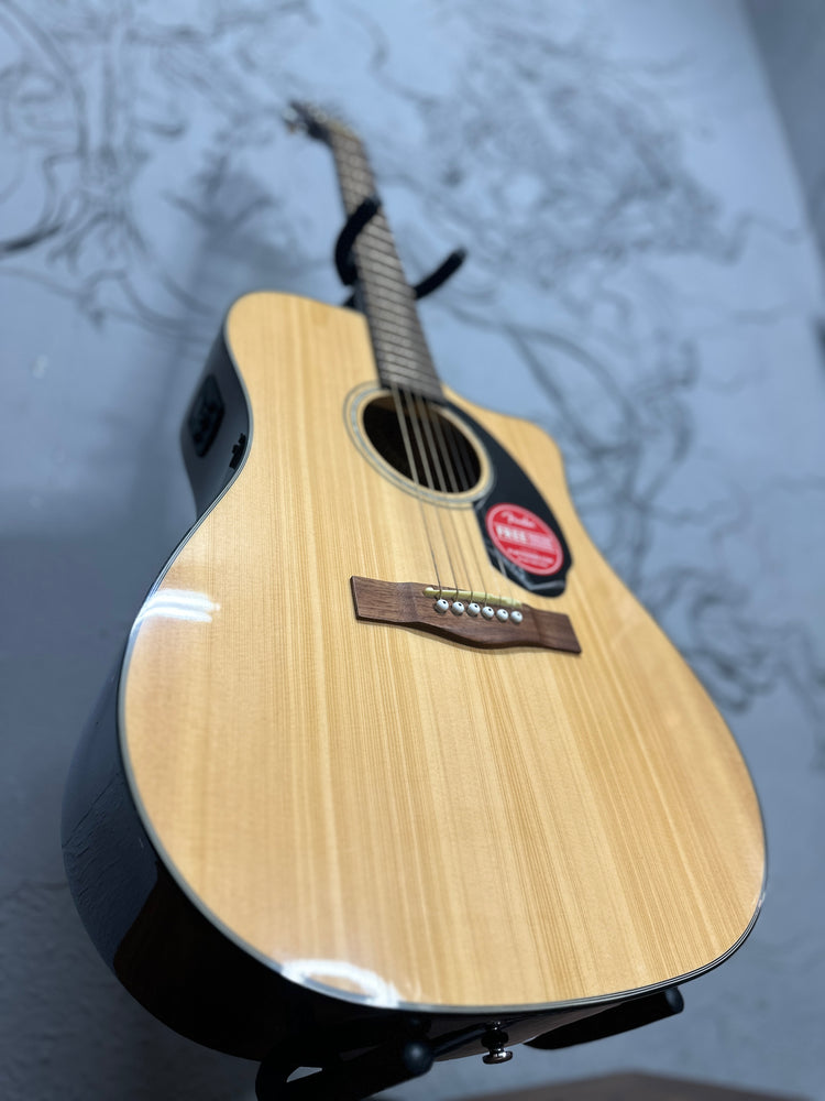 Guitarra electroacústica Fender CD-60SCE Natural
