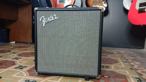 Amplificador Fender Rumble Series 100 USADO