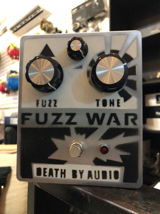 Death by Audio Fuzz War USADO