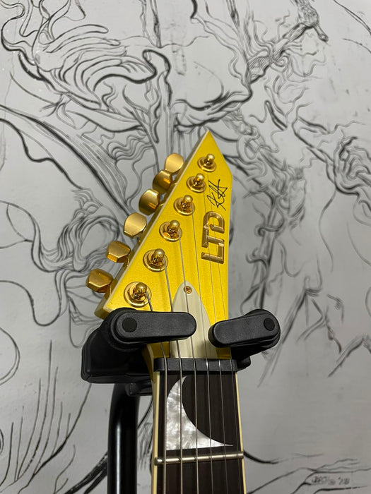 ESP LTD Kirk Hammett KH V Metallic Gold con case