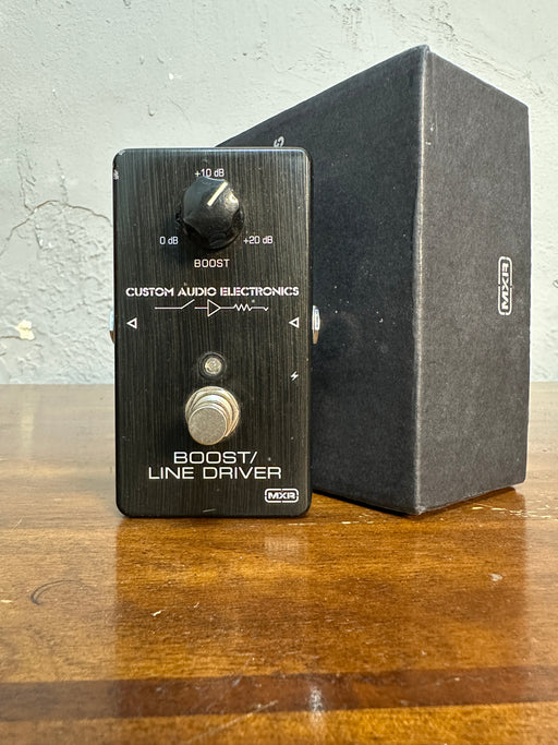 MXR Custom Audio Electronics  Boost/Line Driver MC401