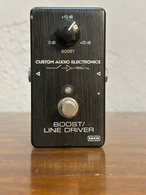 MXR Custom Audio Electronics  Boost/Line Driver MC401