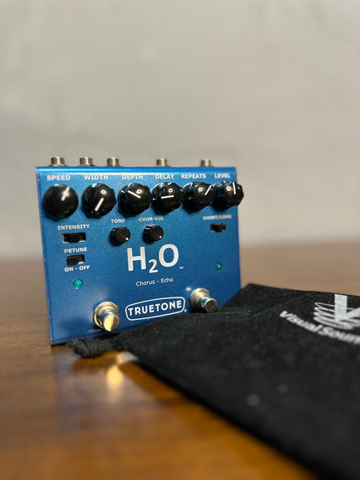 Truetone V3 H20 Chorus and Echo Dual Effect Pedal