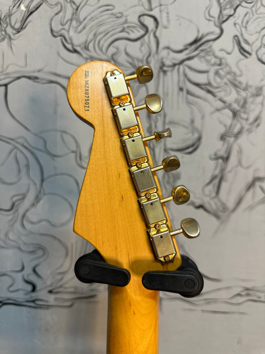 Fender Deluxe Series Stratocaster Sunburst