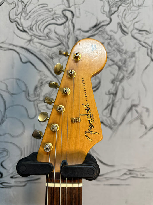 Fender Deluxe Series Stratocaster Sunburst