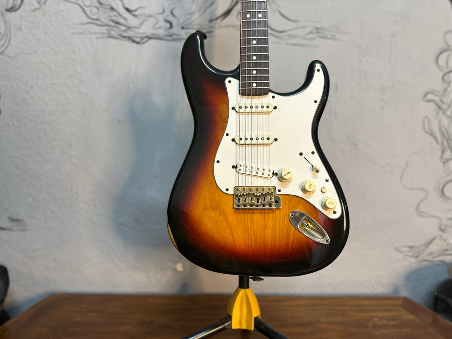 Fender Deluxe Series Stratocaster Sunburst