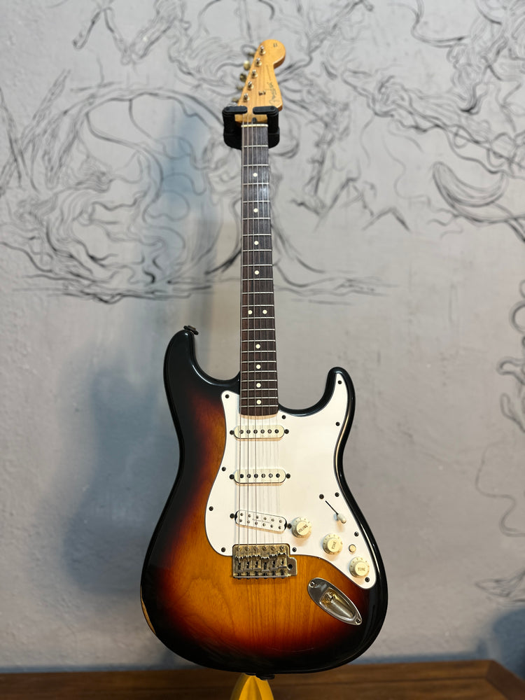 Fender Deluxe Series Stratocaster Sunburst