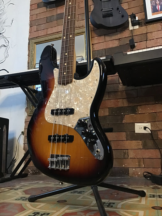 Fender Jazzbass Sunburst STD MX USADO